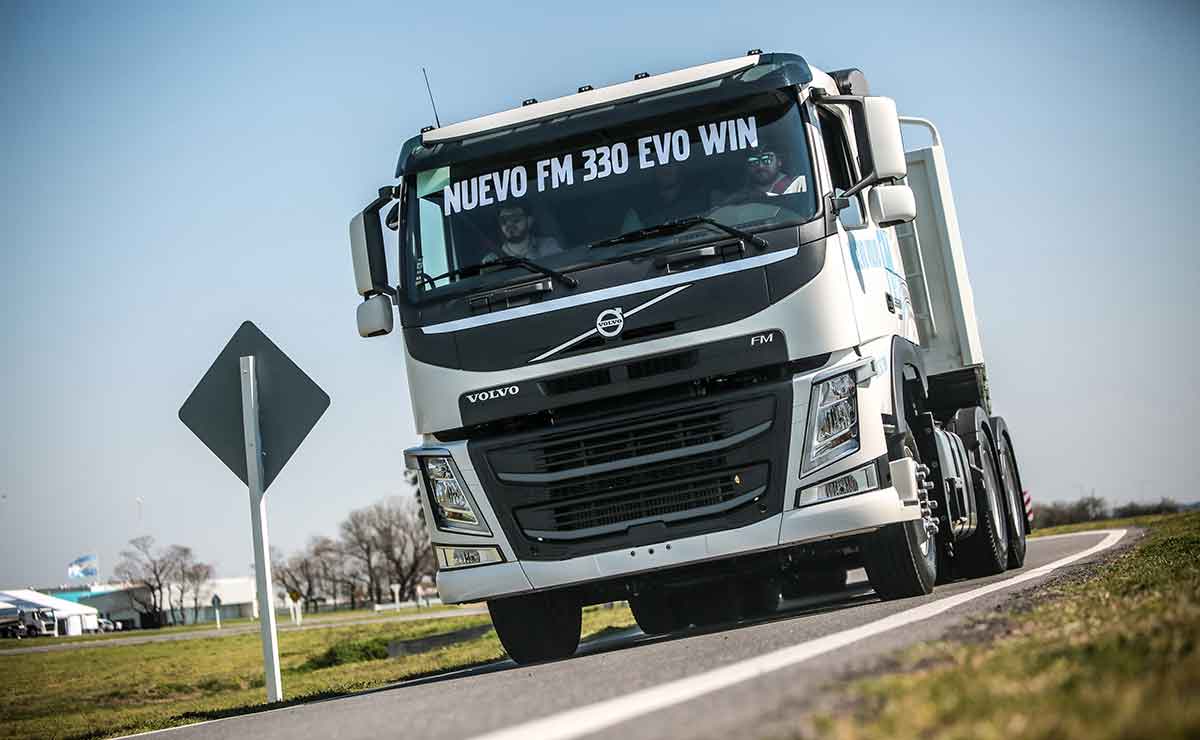 Volvo FM 330 6x2T Evolution Win test drive 1