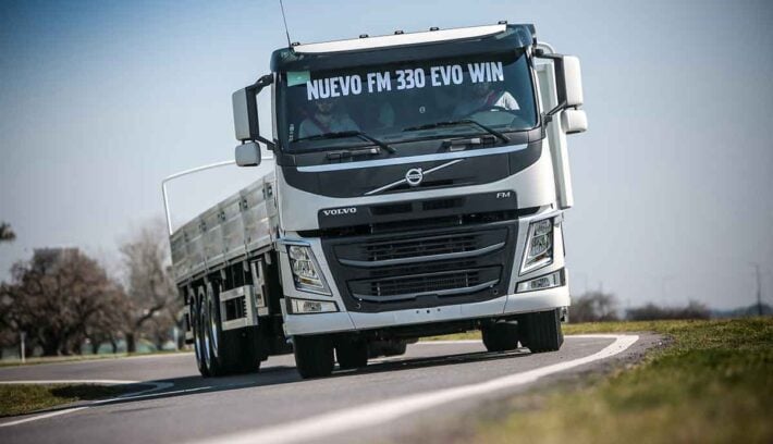 Volvo FM 330 6x2T