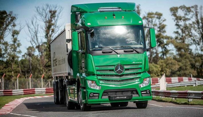 Mercedes Benz Actros 2042