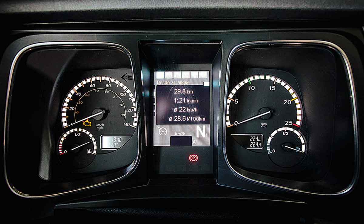 Mercedes Benza Actros 2042 test drive 3