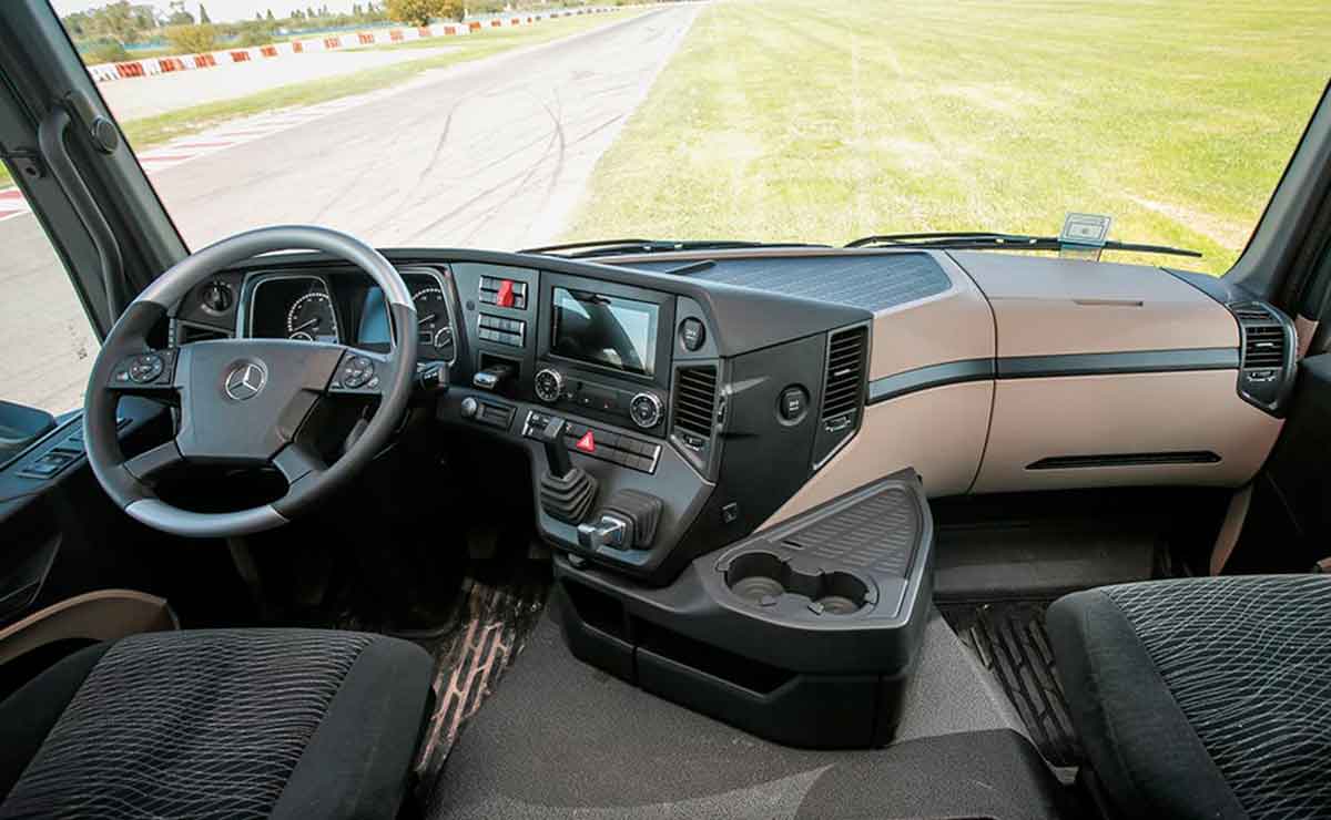 Mercedes Benza Actros 2042 test drive 5