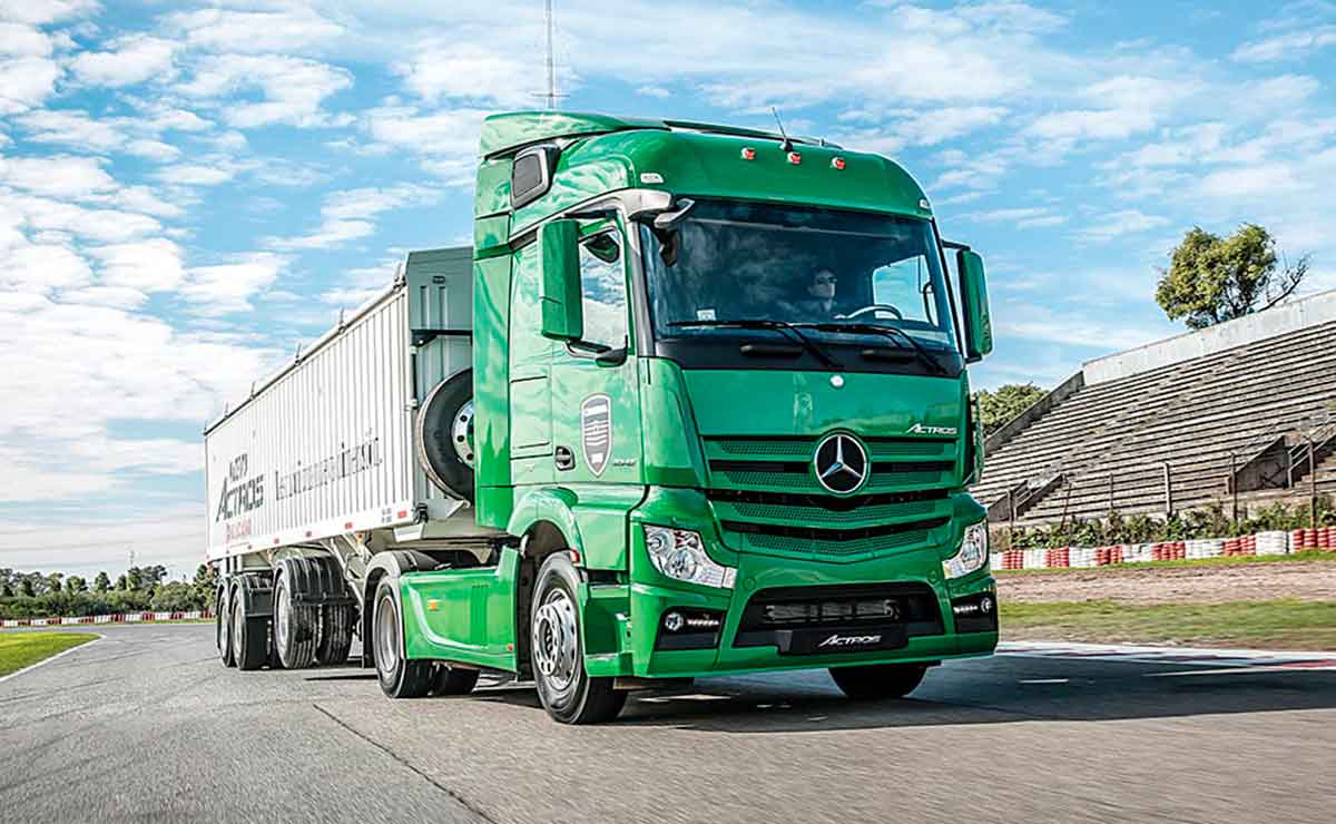 Mercedes Benza Actros 2042 test drive 6