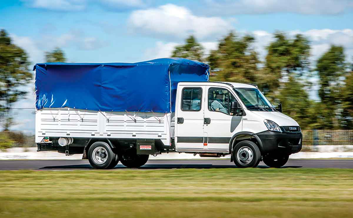 Iveco Daily 70C17 HD Doble Cabina test drive 2