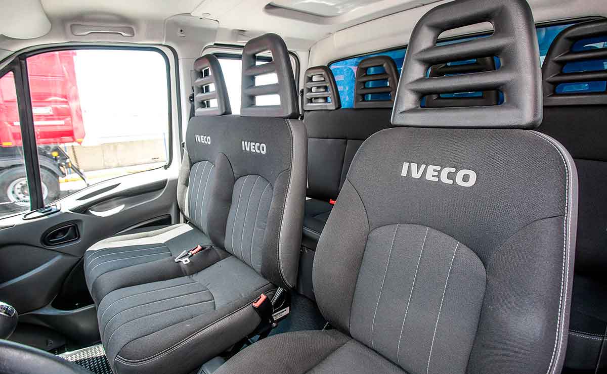 Iveco Daily 70C17 HD Doble Cabina test drive 3