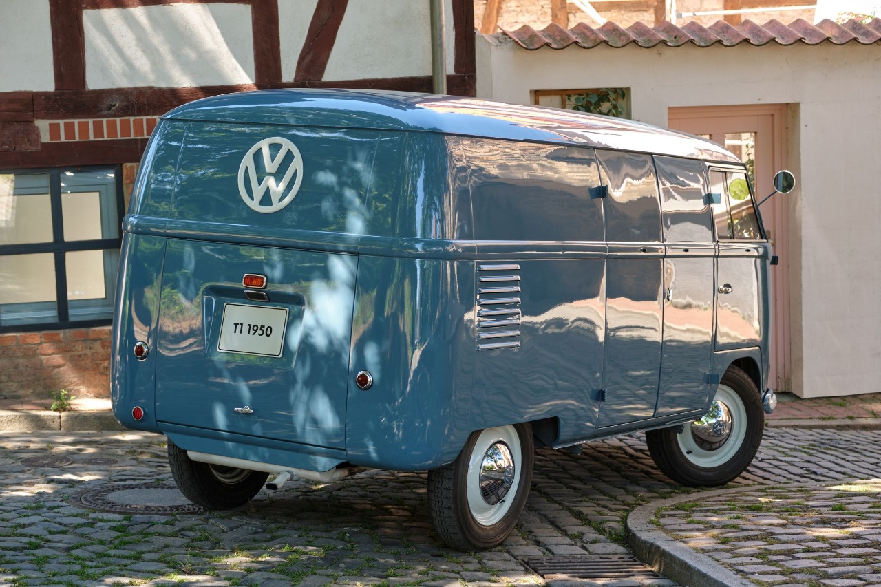 Volkswagen celebra el 70 aniversario del Bulli T1 4