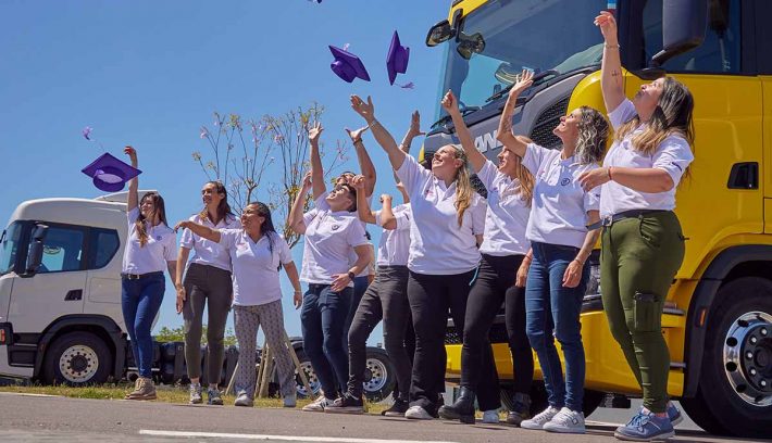 scania-conductoras-egresadas-2022