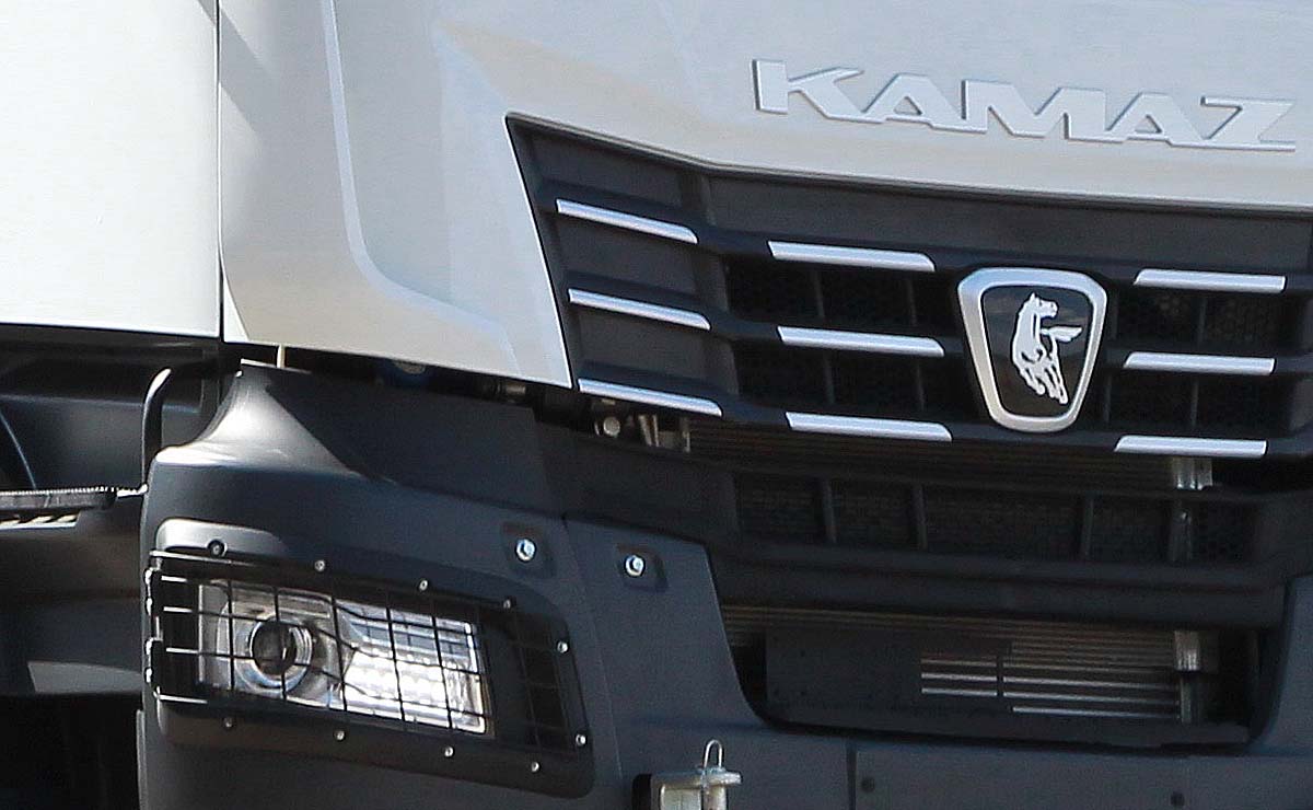 camion-gigante-kamaz-4554-atlant-50