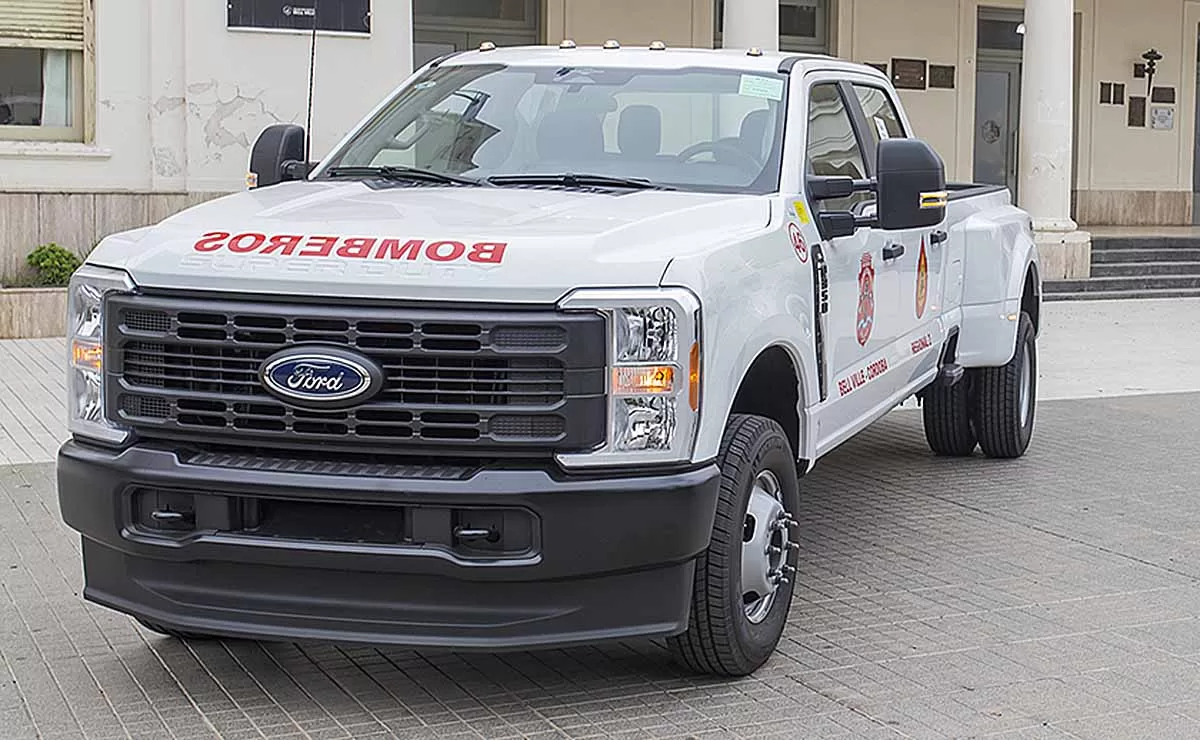 pick-up-ford-f350-super-duty-bombero