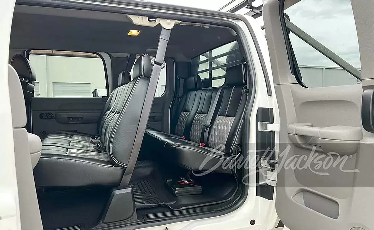 pick-up-gmc-sierra-3500-ocho-asientos-y-seis-puertas