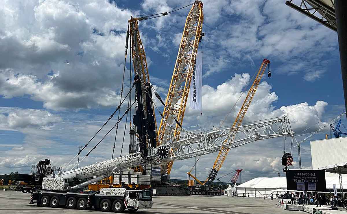 grua-de-6-ejes-mas-potente-del-mundo-liebherr