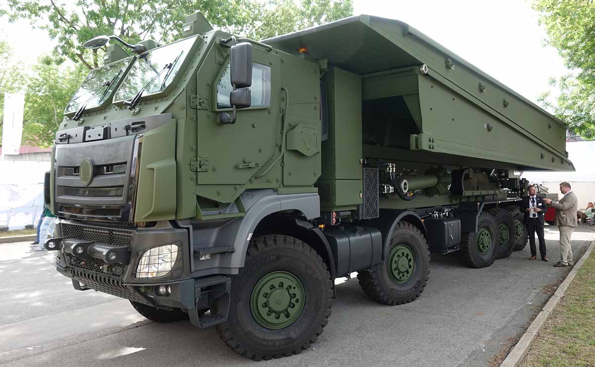 tatra-phoenix-10x10-camion-militar-