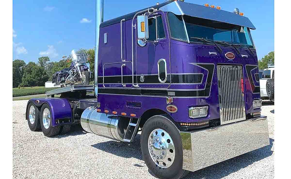 camion-peterbilt-y-su-harley-davidson