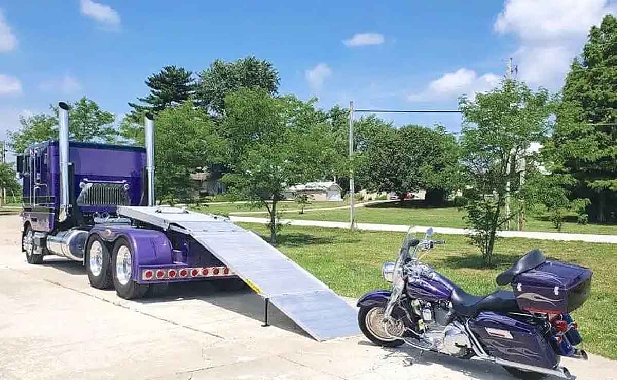 camion-peterbilt-y-su-harley-davidson