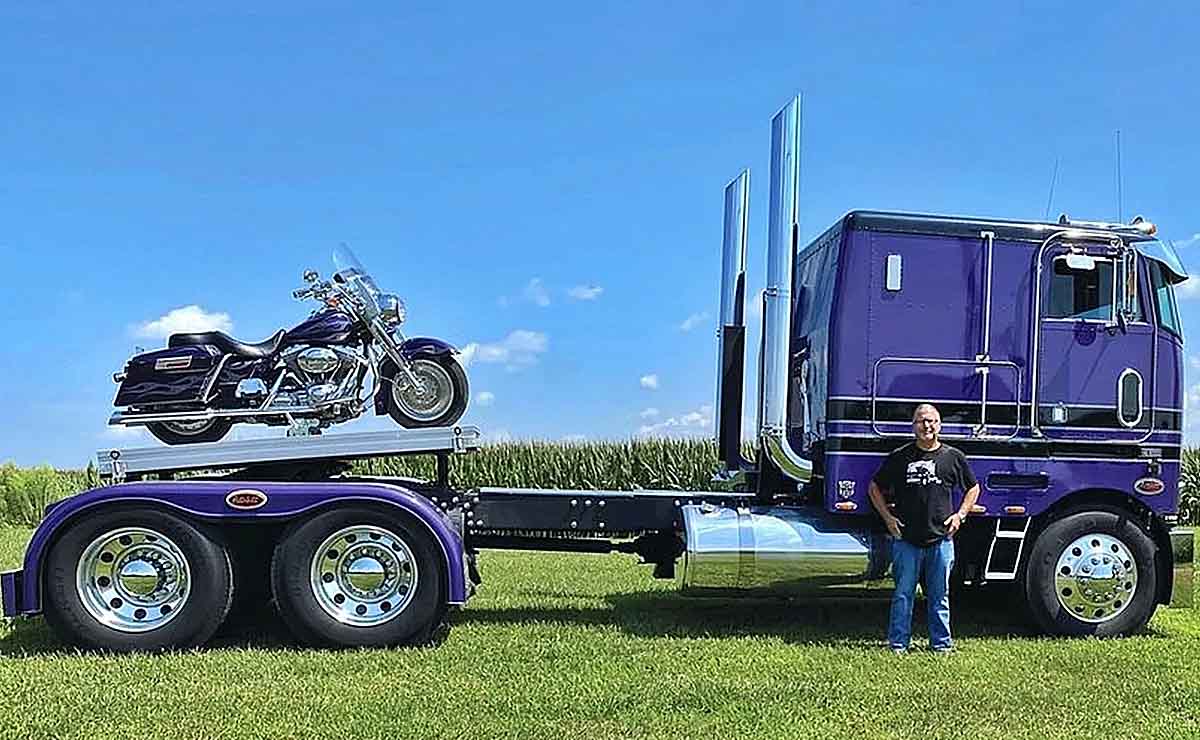 camion-peterbilt-y-su-harley-davidson