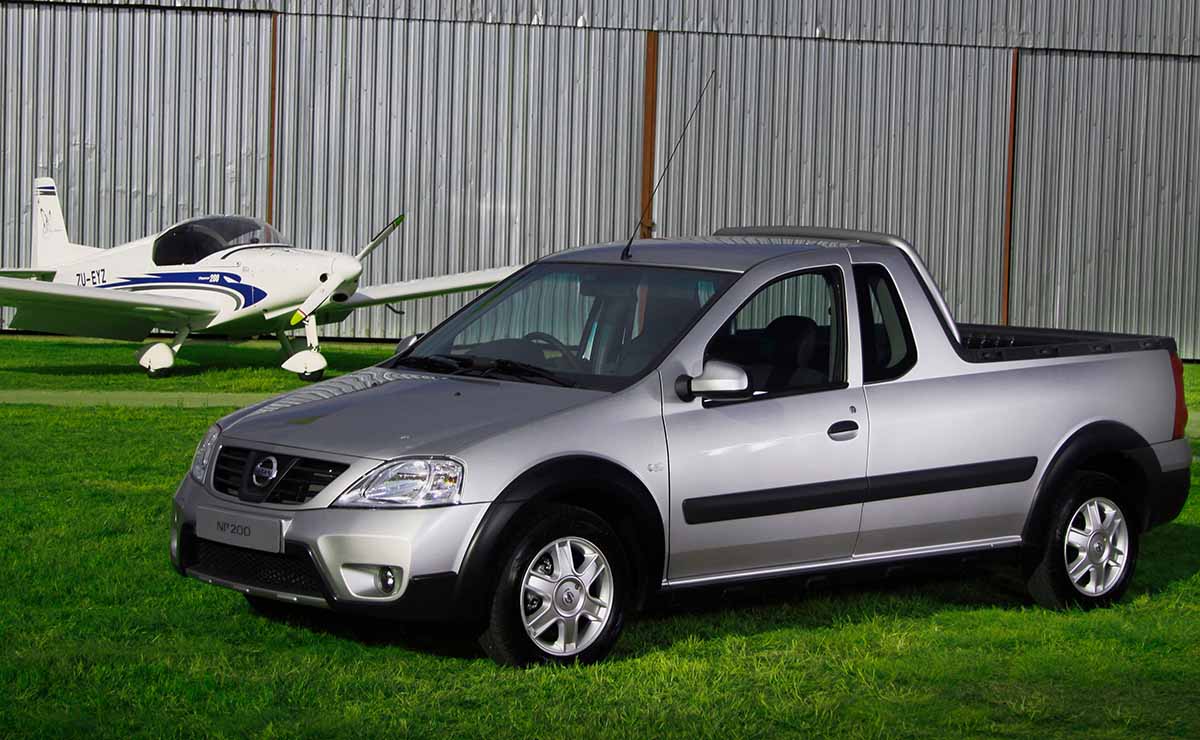 nissan-np200-pick-up-base-dacia-logan