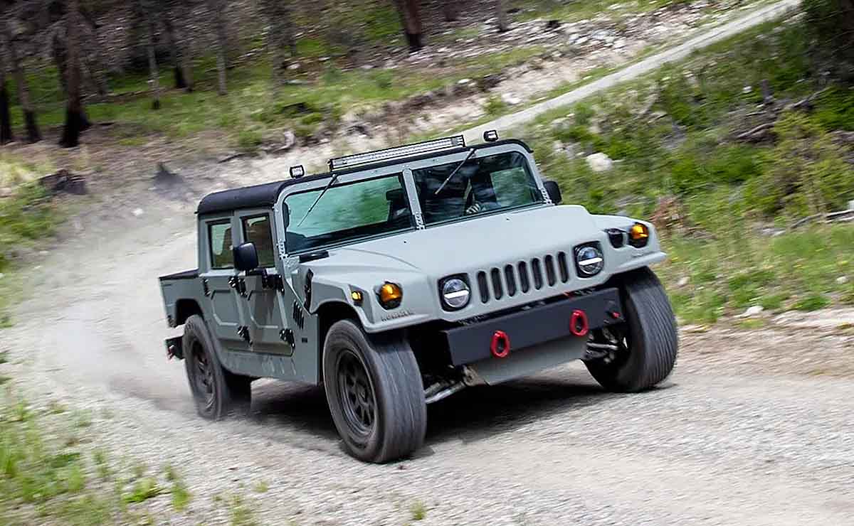 tesla-cybertruck-humvee-fusion-pick-ups