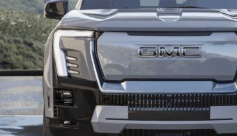 gmc-sierra-ev-denali-2025-pick-up-entrada-de-gama