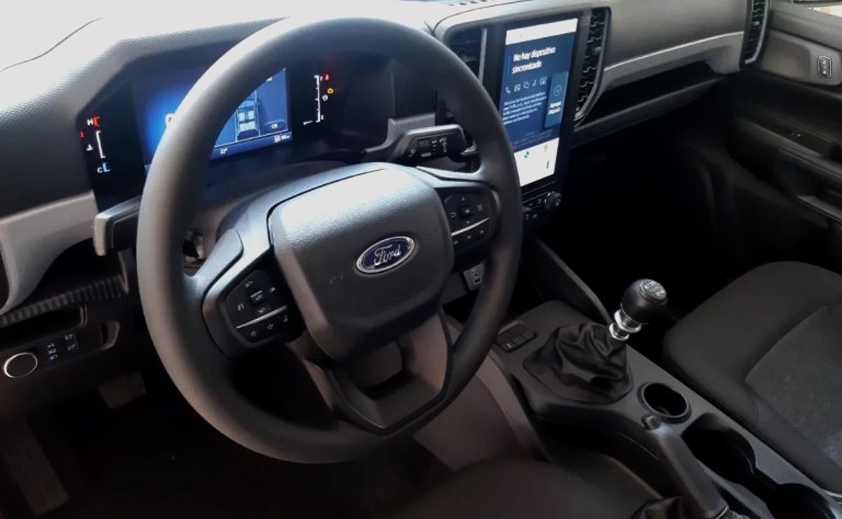 Ford Ranger XL interior