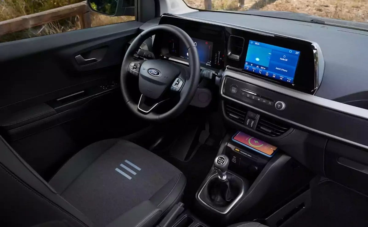 Ford Transit Courier 2025 interior