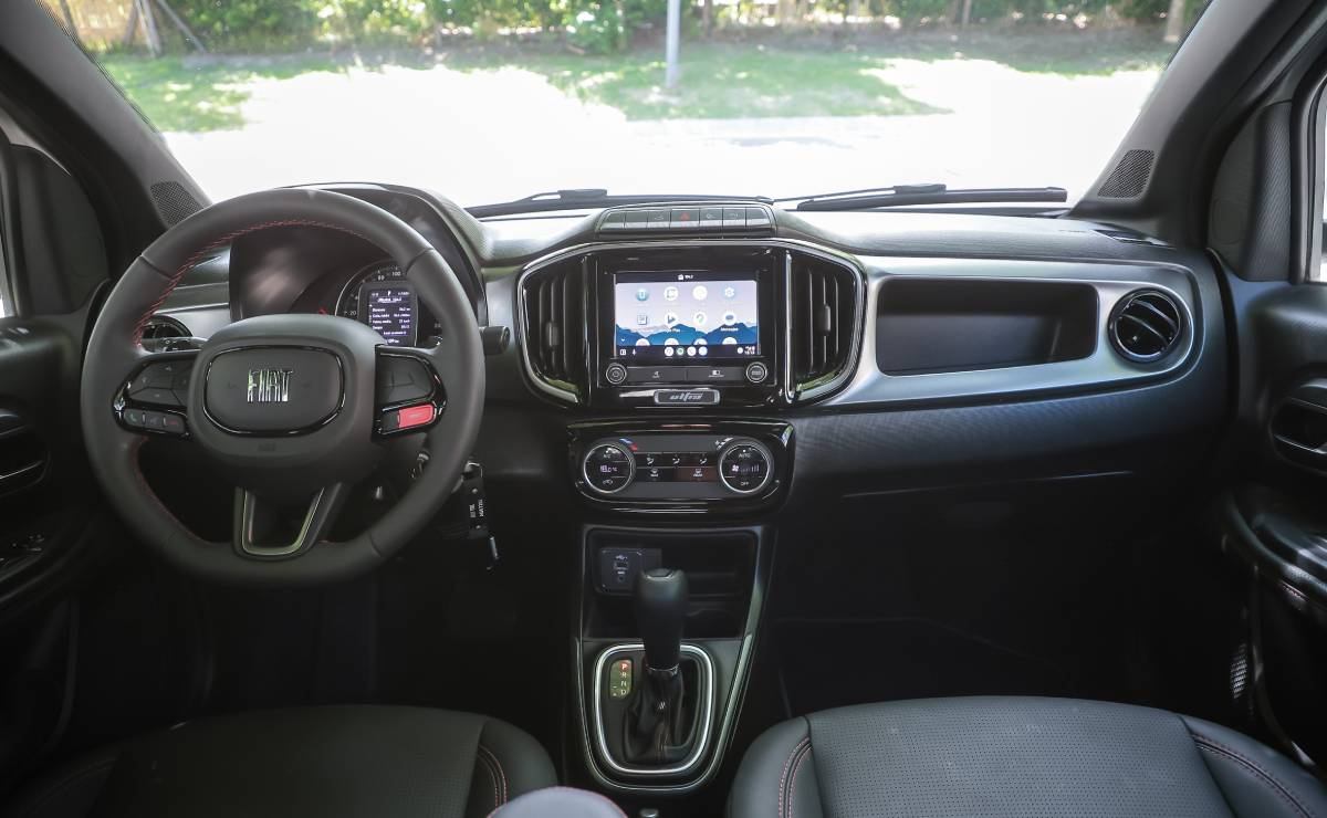 Interior Fiat Strada Ultra