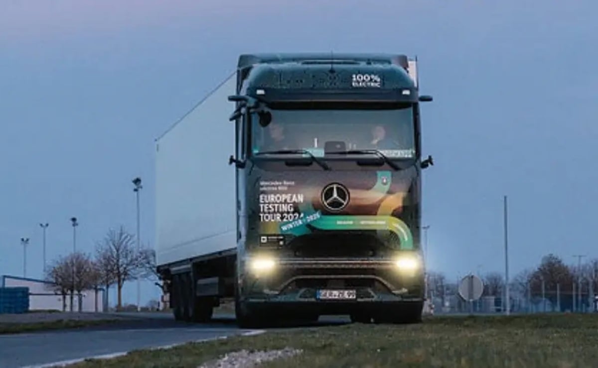 Mercedes amplía su gama con modelos basados en un camión muy importante 2 Mercedes Benz eActros 600 en accion