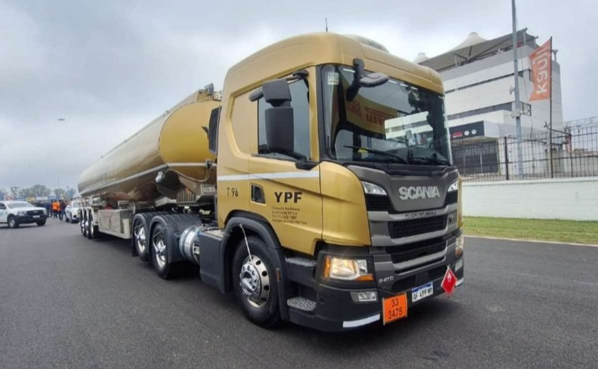 camión dorado de YPF
