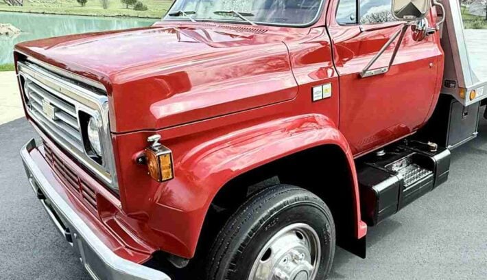 Este Chevrolet de fines de los años 80 y casi sin tiene uso busca dueño: ¿qué precio tiene? 1 Chevrolet C60 Rollback