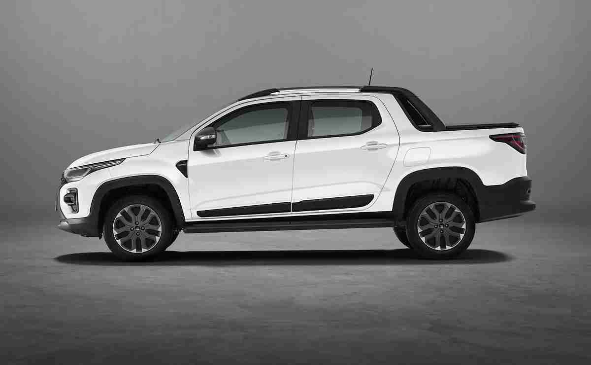 Cuánto cuesta la pick up compacta más elegida del mes de abril 2 pick up Fiat Strada
