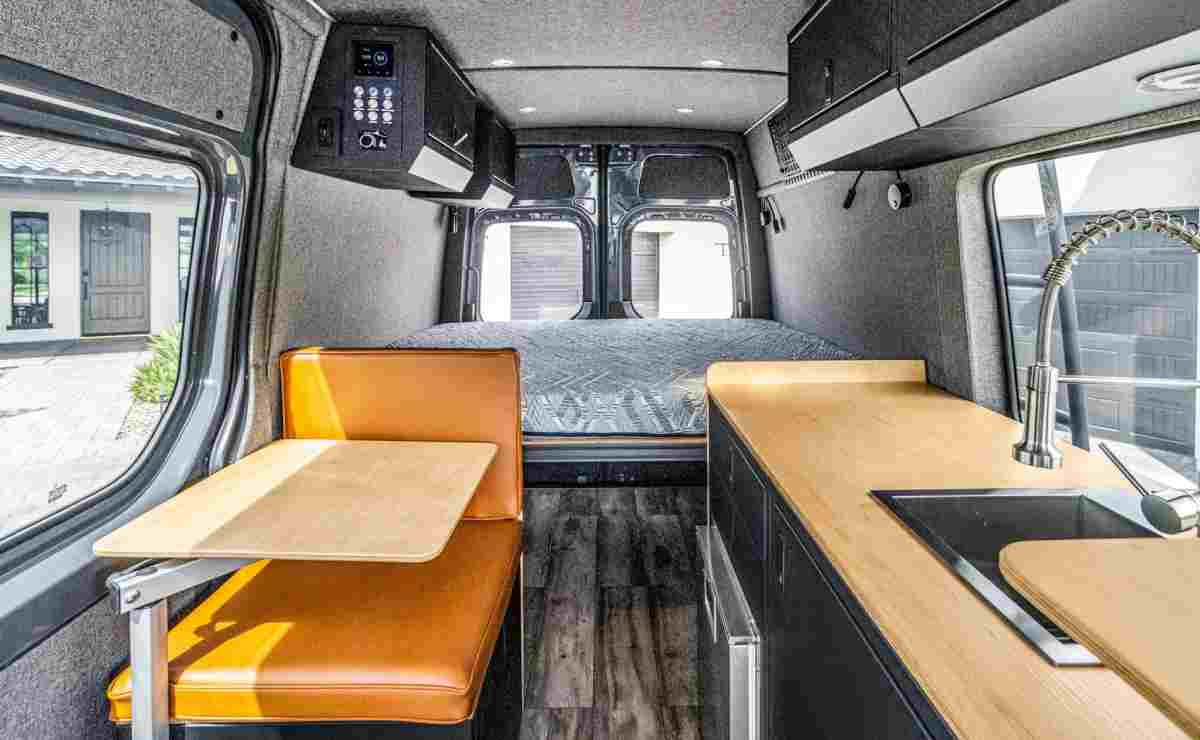 Mercedes-Benz Sprinter 