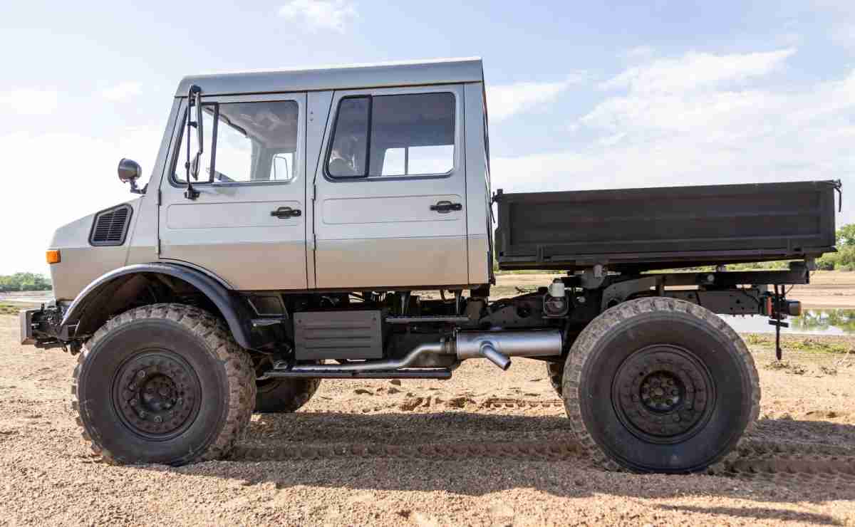 Un camión Mercedes-Benz que regresó a la vida busca dueño: ¿qué precio tiene? 2 Mercedes-Benz Unimog