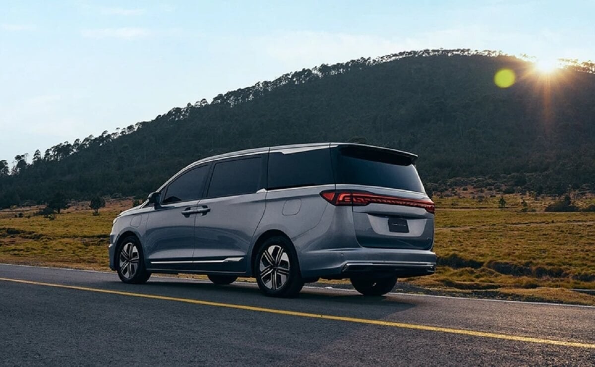 TM JAC Traveler PHEV 2026 perfil