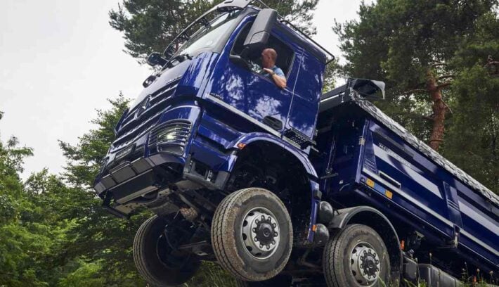 TM mercedes benz truck 2