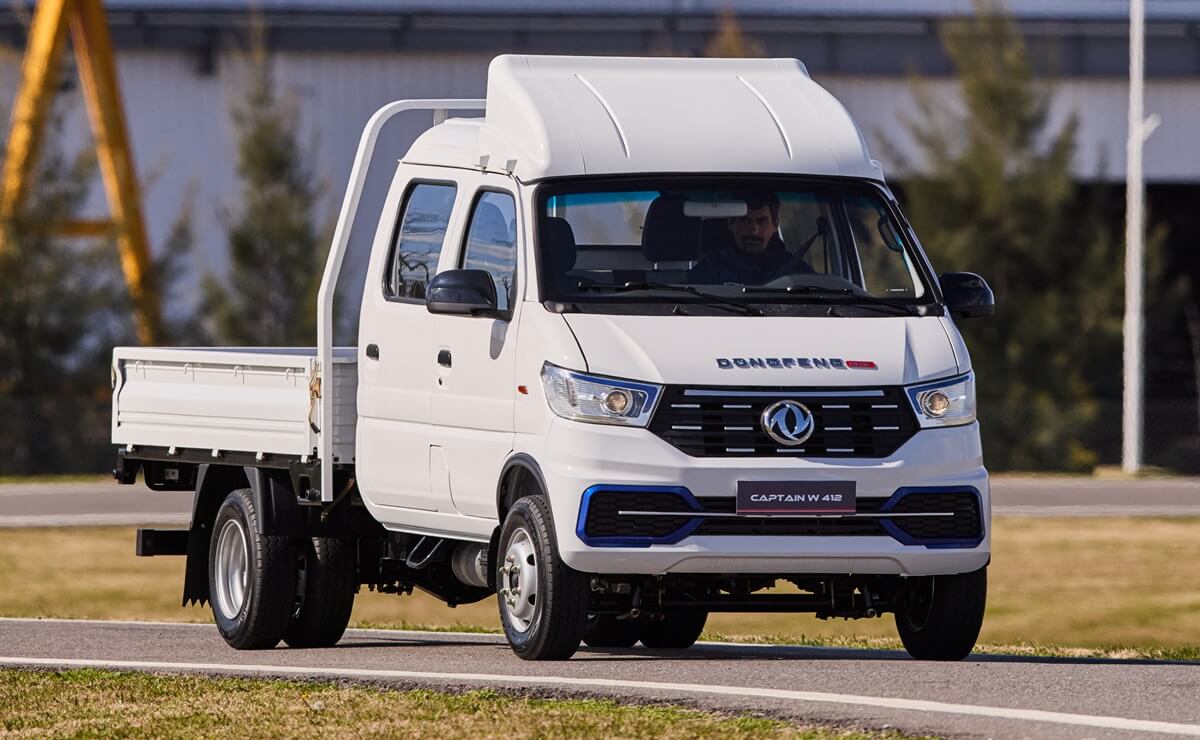 Dongfeng Captain W412