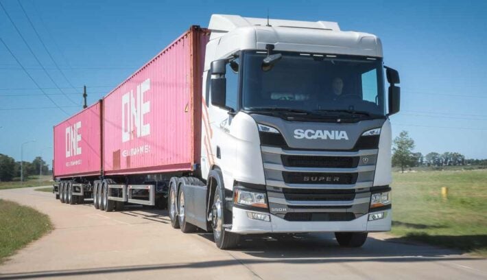 Scania Super 550 Bitren