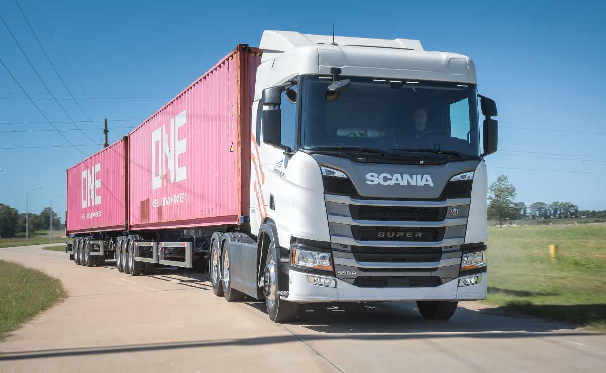 Scania Super 550 Bitren