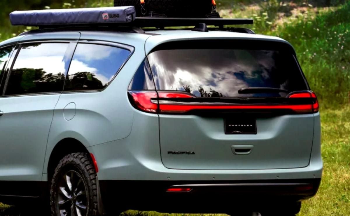 TM minivan chysler pacifica grizzly peak 1