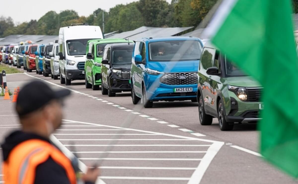Ford Transit y un hito