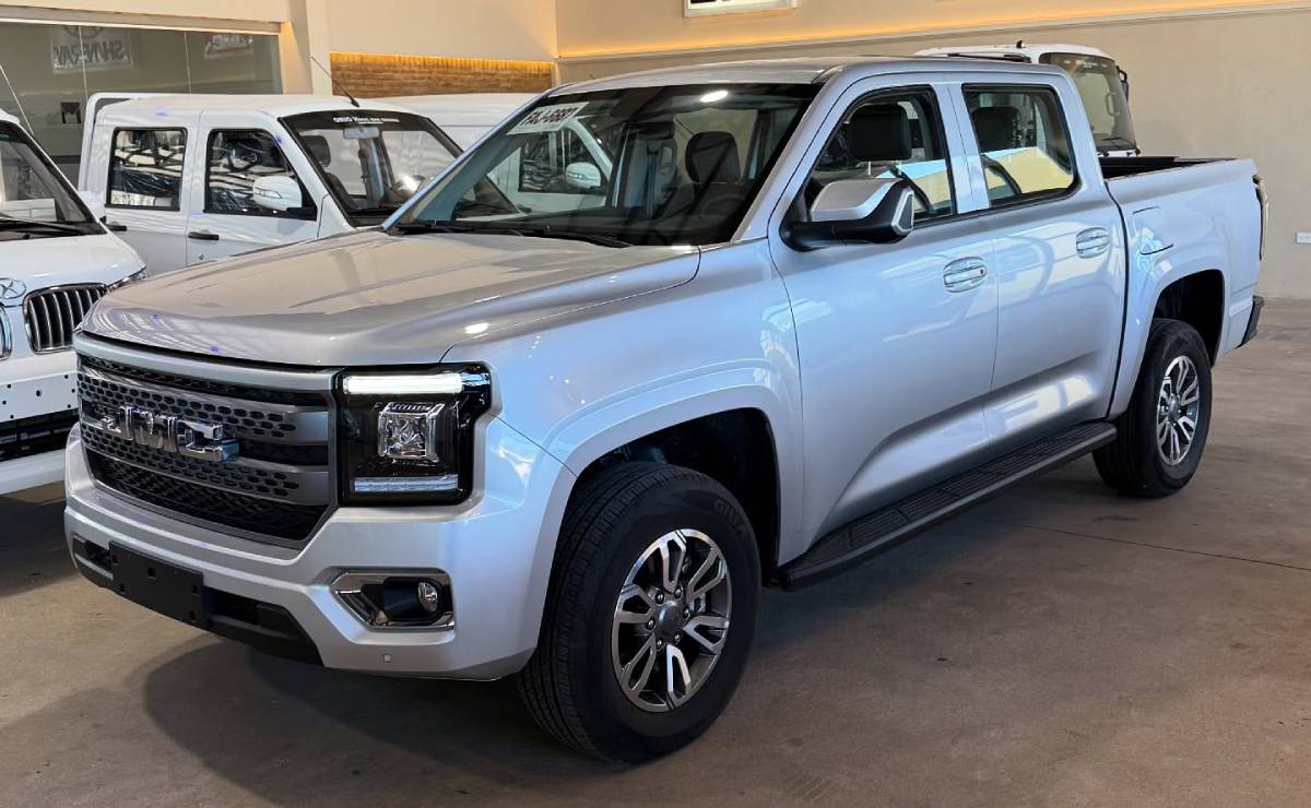 Pick up JMC Grand Avenue frente 1