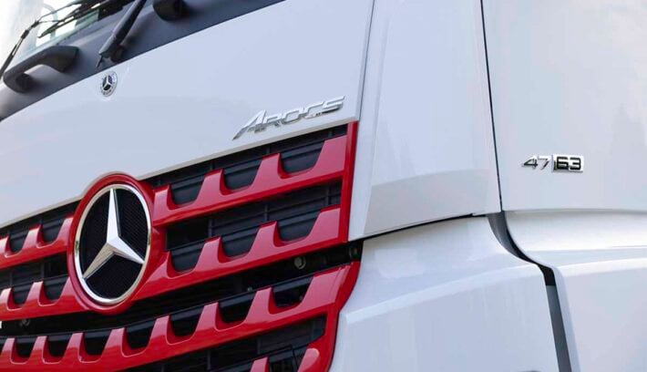 Mercedes-Benz lanza en Jap贸n los camiones pesados Arocs y Actros para cargas excepcionales 1 mercedes-benz arocs