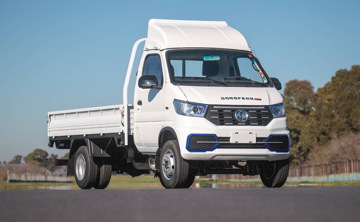 Dongfeng Captain W412