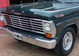 Una Ford F-100 de hace varios