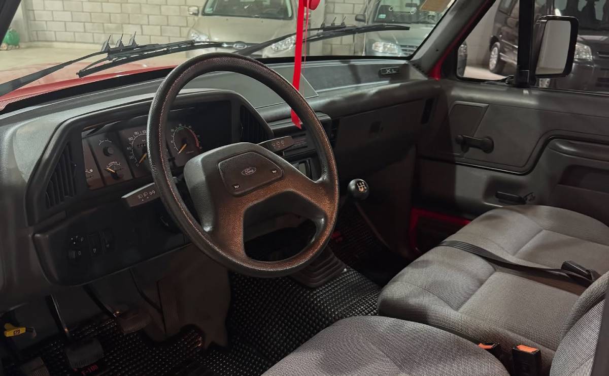 Ford F 100 de 1997 interior