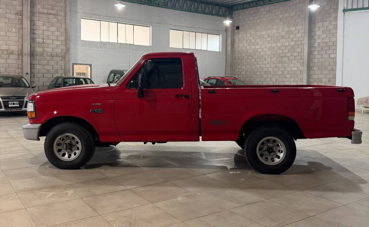 Ford F 100 de 1997 perfil