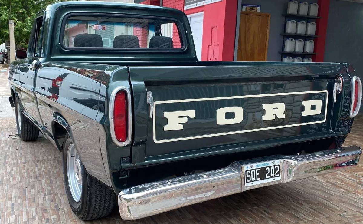 Ford F 100 parte trasera