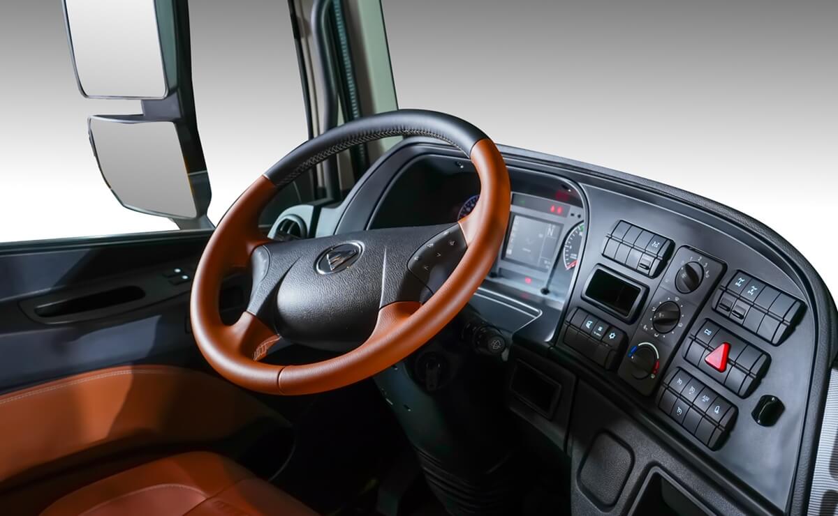 Foton Auman C 4146 6x4 interior