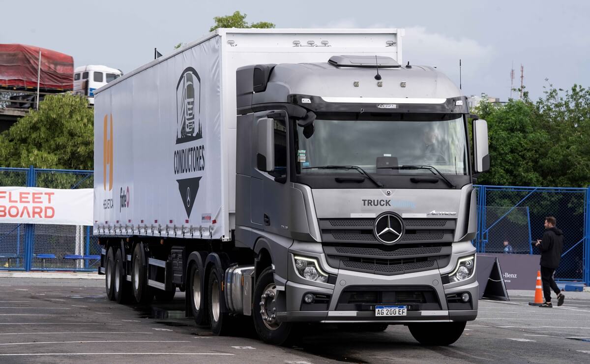 Mercedes-Benz eligió al mejor conductor de camiones Actros 1 Mercedes-Benz y el conductor elegido