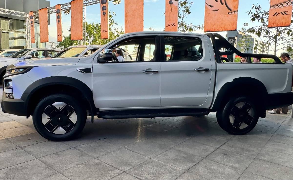La rival de Toyota Hilux que ahora es eléctrica: JAC T9 EV llega con casi 300 CV y más 1 JAC T9 EV, la nueva pick up
