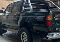 Una Toyota Hilux de 2001