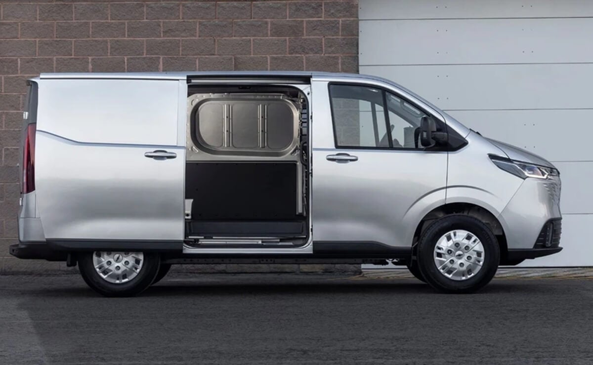 Chevrolet Express Max EV 2026 perfil