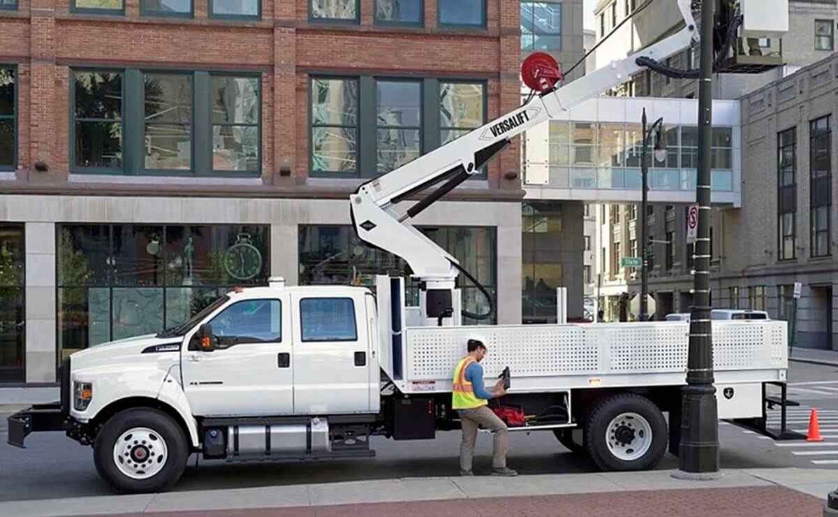 Ford F 650 en accion